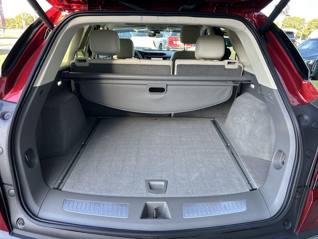 used 2023 Cadillac XT5 car, priced at $33,877