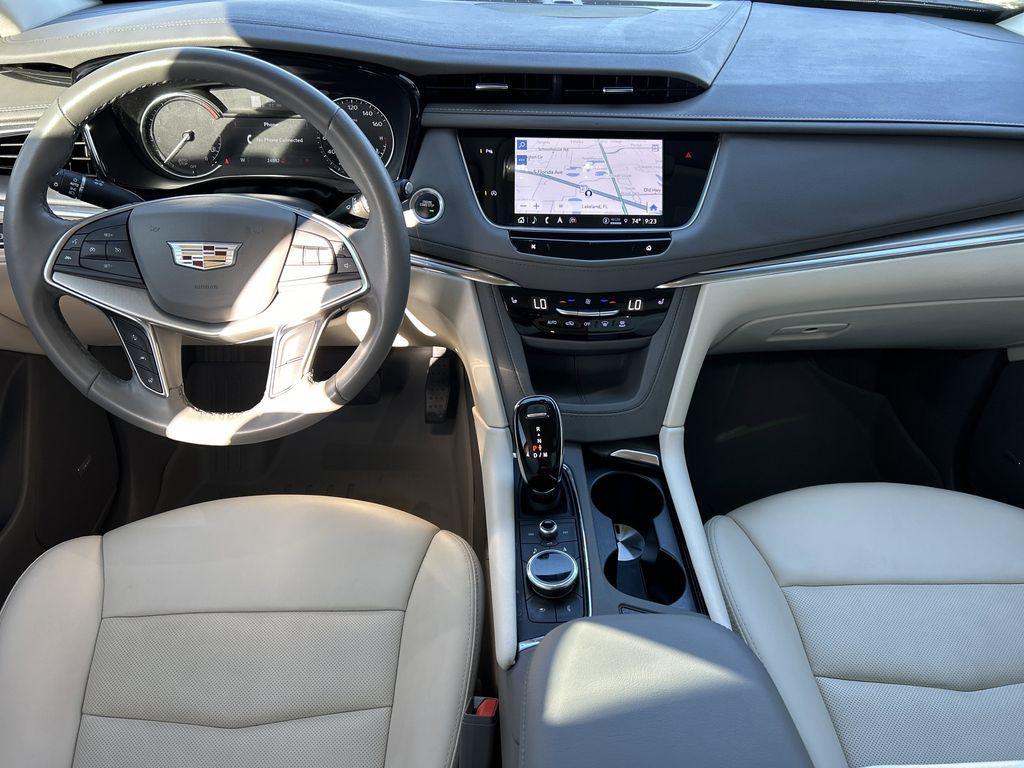 used 2023 Cadillac XT5 car, priced at $33,877