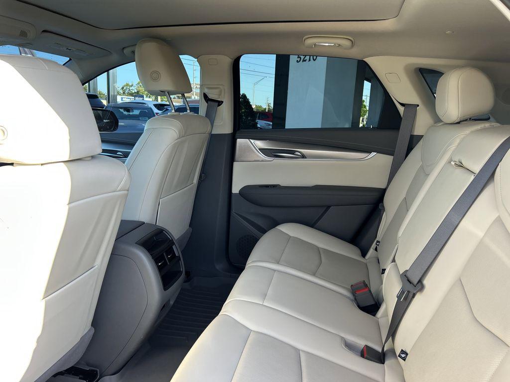 used 2023 Cadillac XT5 car, priced at $33,877