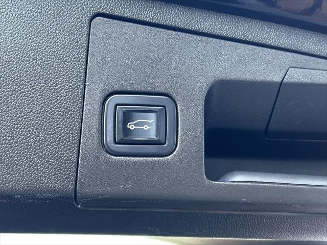 used 2023 Cadillac XT4 car, priced at $28,772