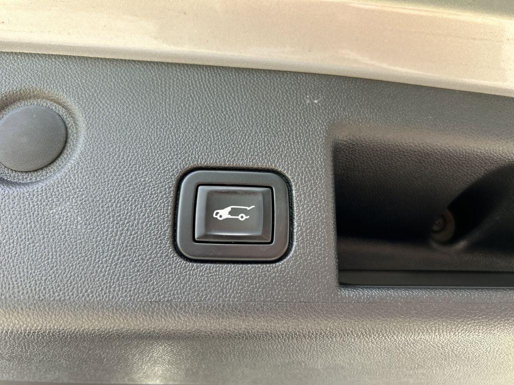used 2021 Chevrolet Equinox car, priced at $22,855