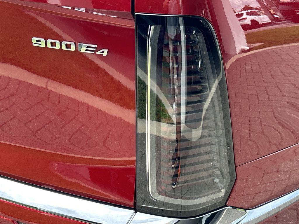 new 2026 Cadillac VISTIQ car, priced at $100,015