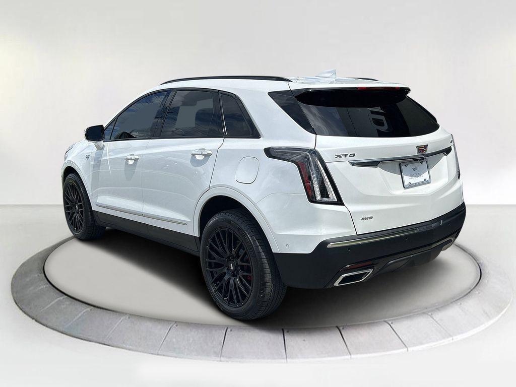 used 2025 Cadillac XT5 car, priced at $52,912