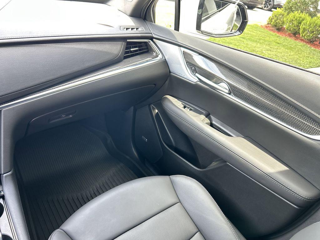 used 2025 Cadillac XT5 car, priced at $52,912