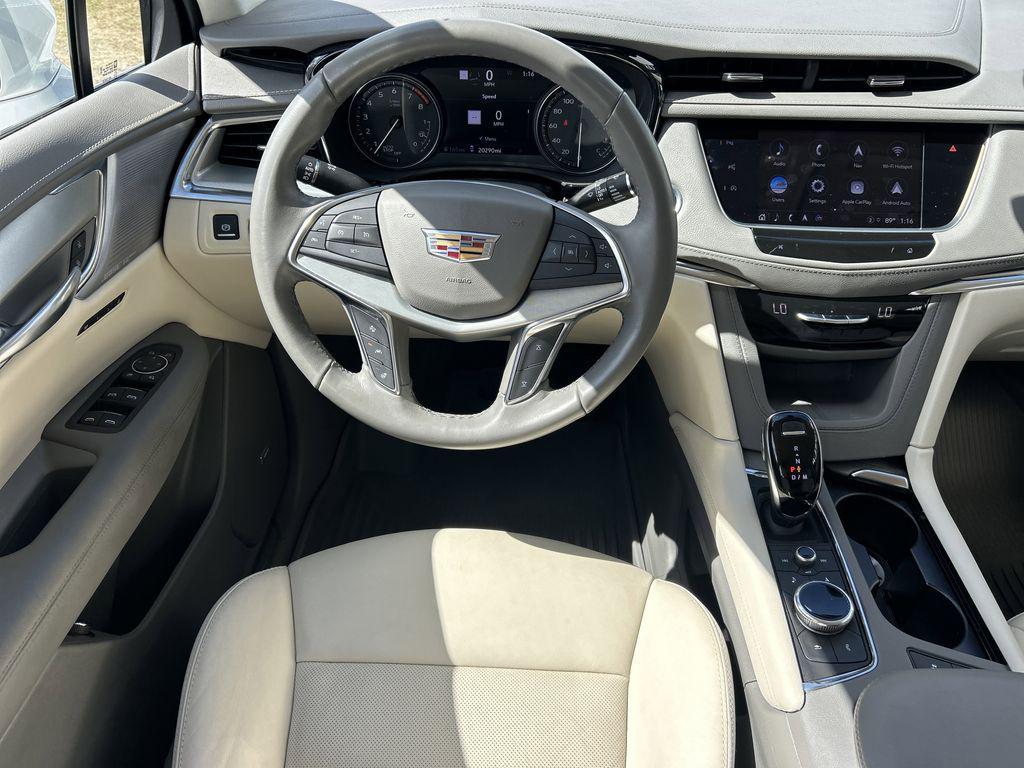 used 2022 Cadillac XT5 car, priced at $35,994
