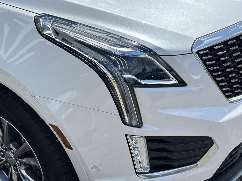 used 2022 Cadillac XT5 car, priced at $35,994