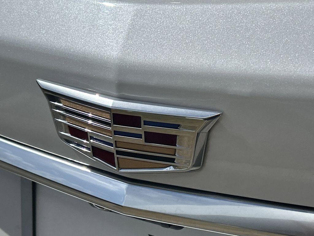 used 2022 Cadillac XT5 car, priced at $35,994