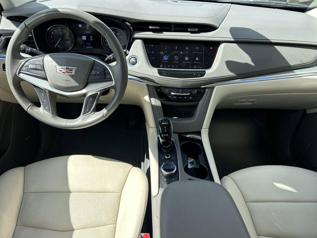 used 2022 Cadillac XT5 car, priced at $35,994
