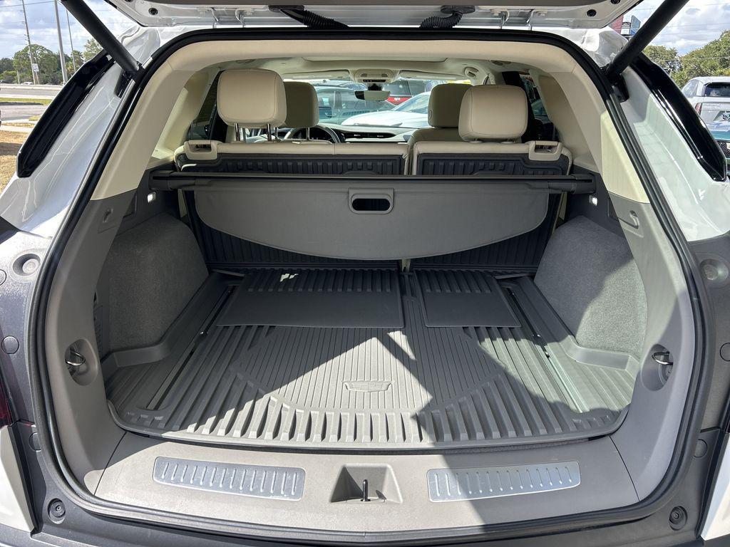 used 2022 Cadillac XT5 car, priced at $35,994