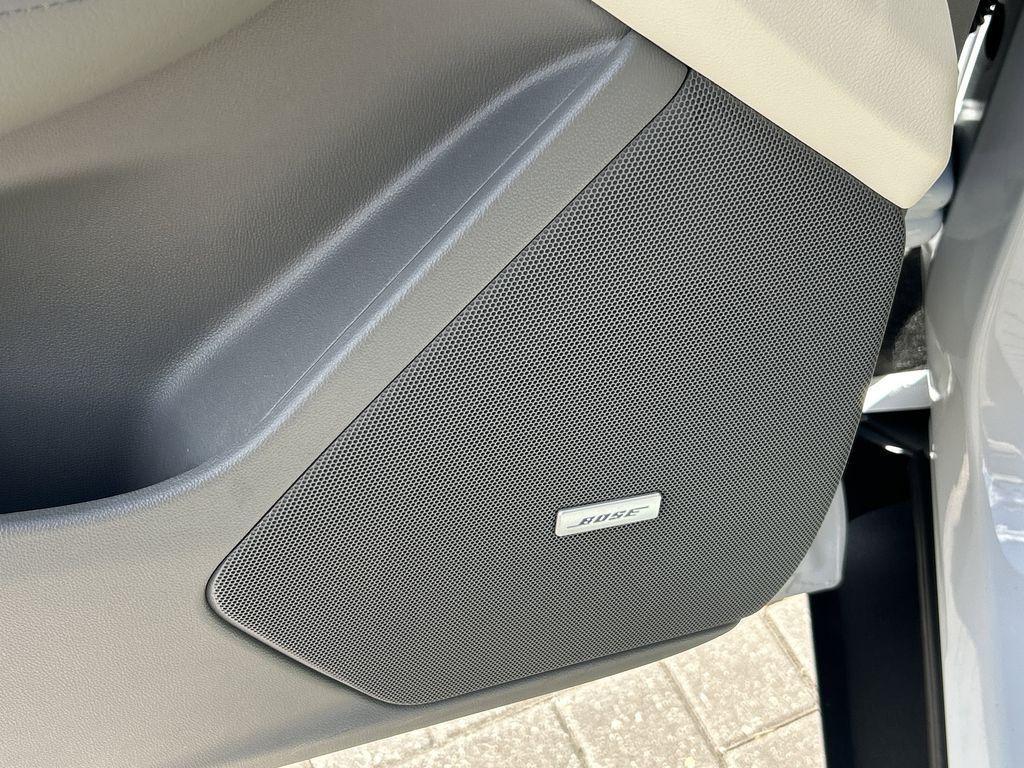 used 2022 Cadillac XT5 car, priced at $35,994