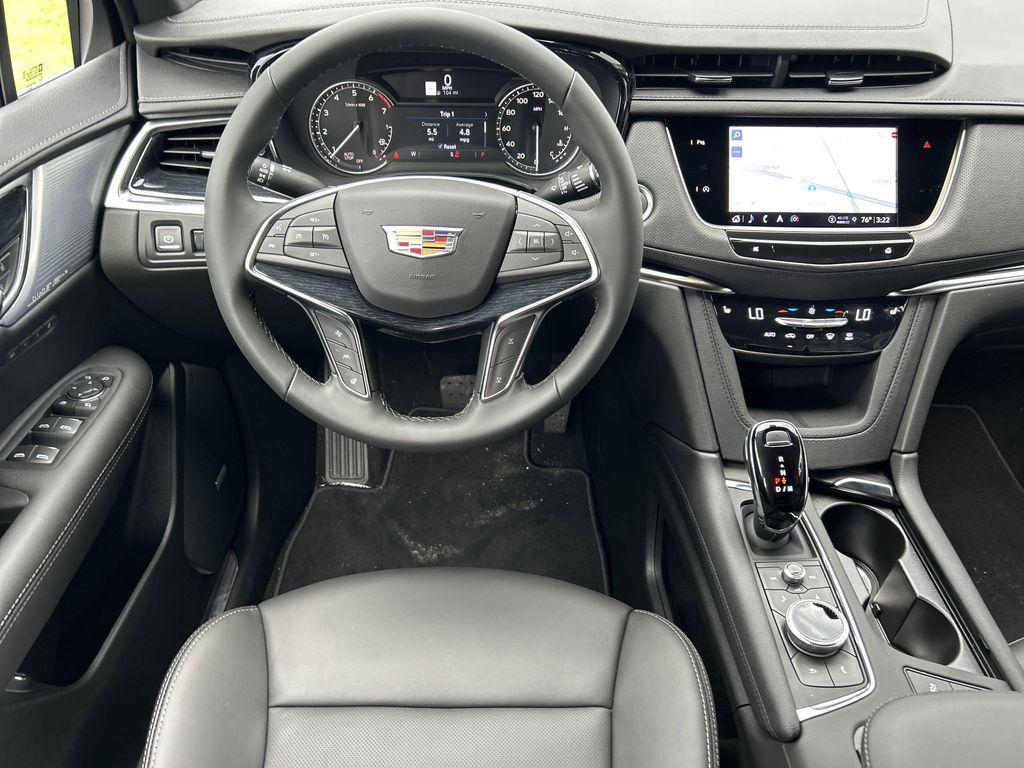 new 2025 Cadillac XT5 car, priced at $52,615