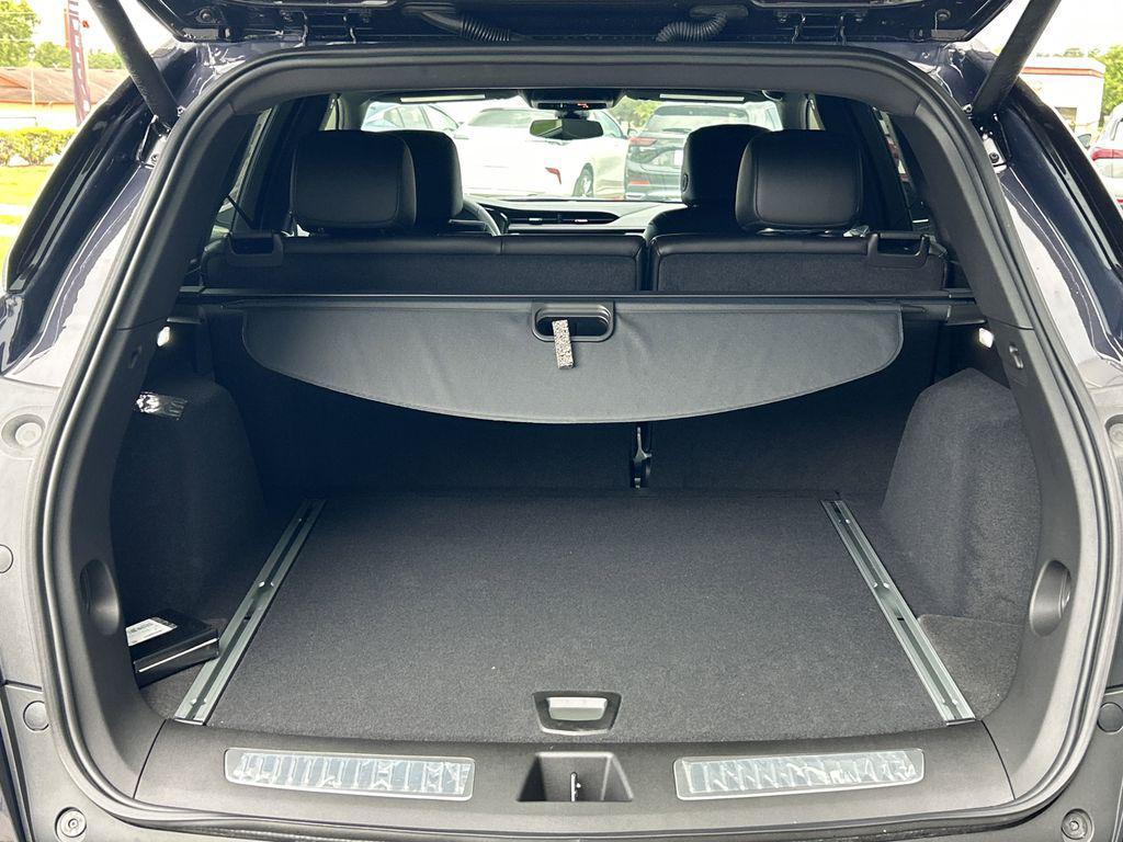 new 2025 Cadillac XT5 car, priced at $52,615