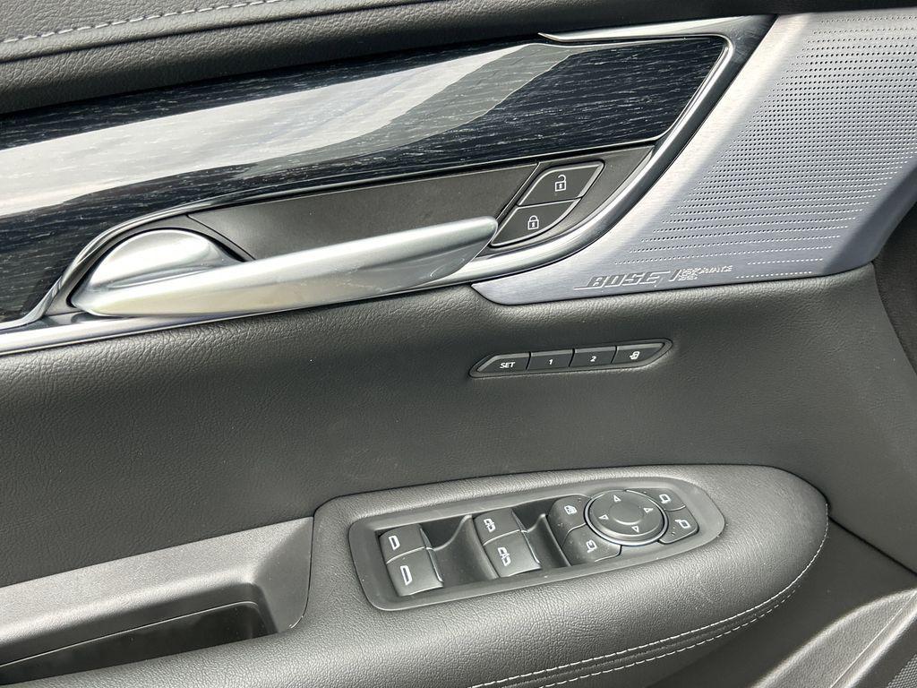 new 2025 Cadillac XT5 car, priced at $52,615