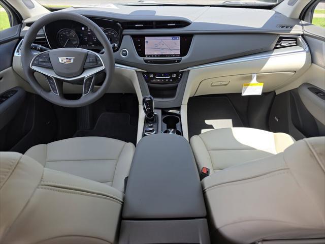 new 2025 Cadillac XT5 car, priced at $58,105