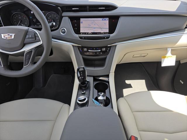 new 2025 Cadillac XT5 car, priced at $58,105