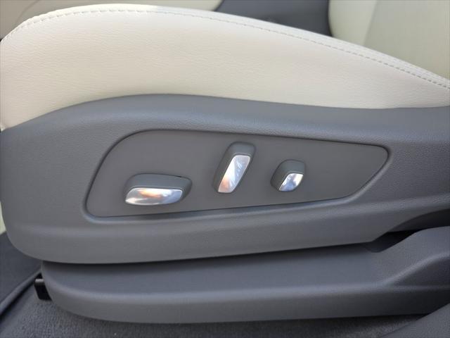 new 2025 Cadillac XT5 car, priced at $58,105