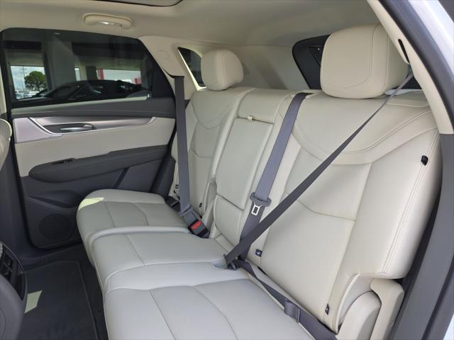 new 2025 Cadillac XT5 car, priced at $58,105