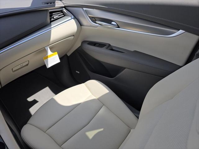 new 2025 Cadillac XT5 car, priced at $58,105