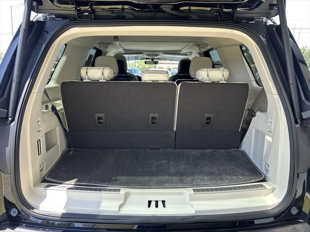 used 2024 Lincoln Navigator car, priced at $89,997