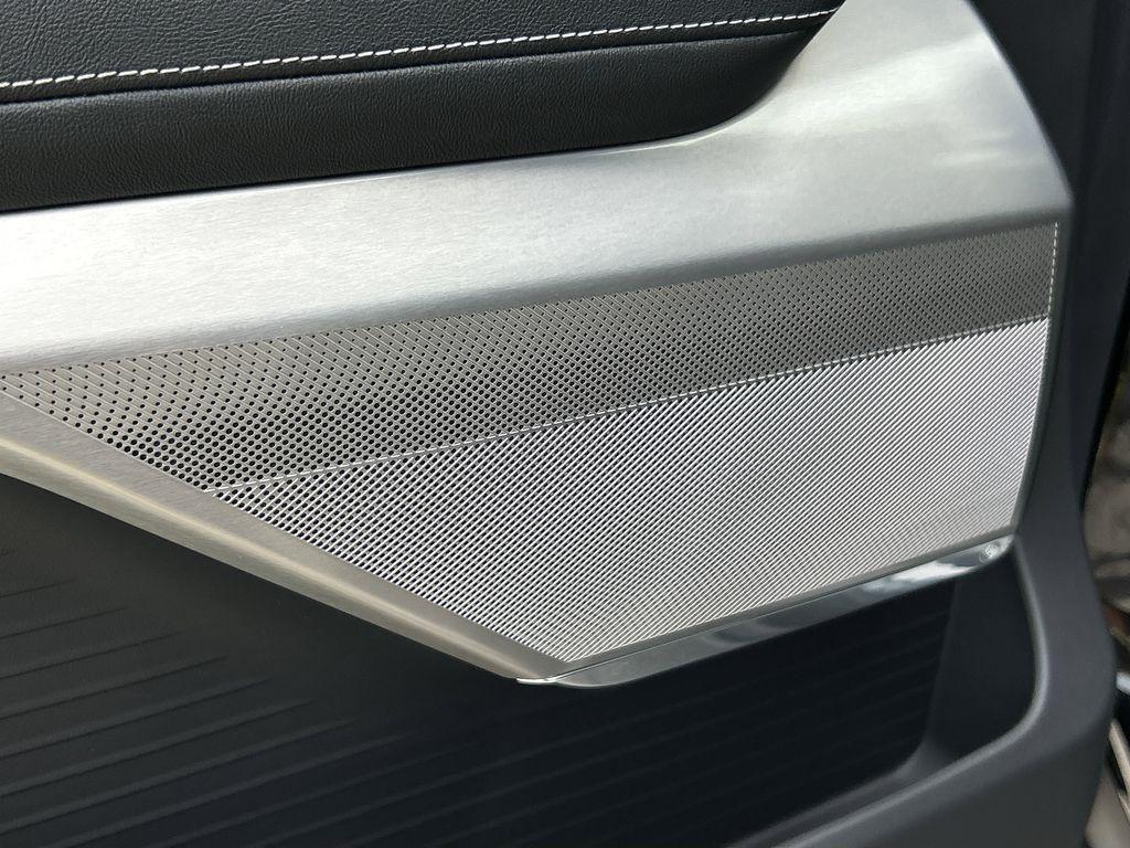 new 2026 Cadillac VISTIQ car, priced at $77,715