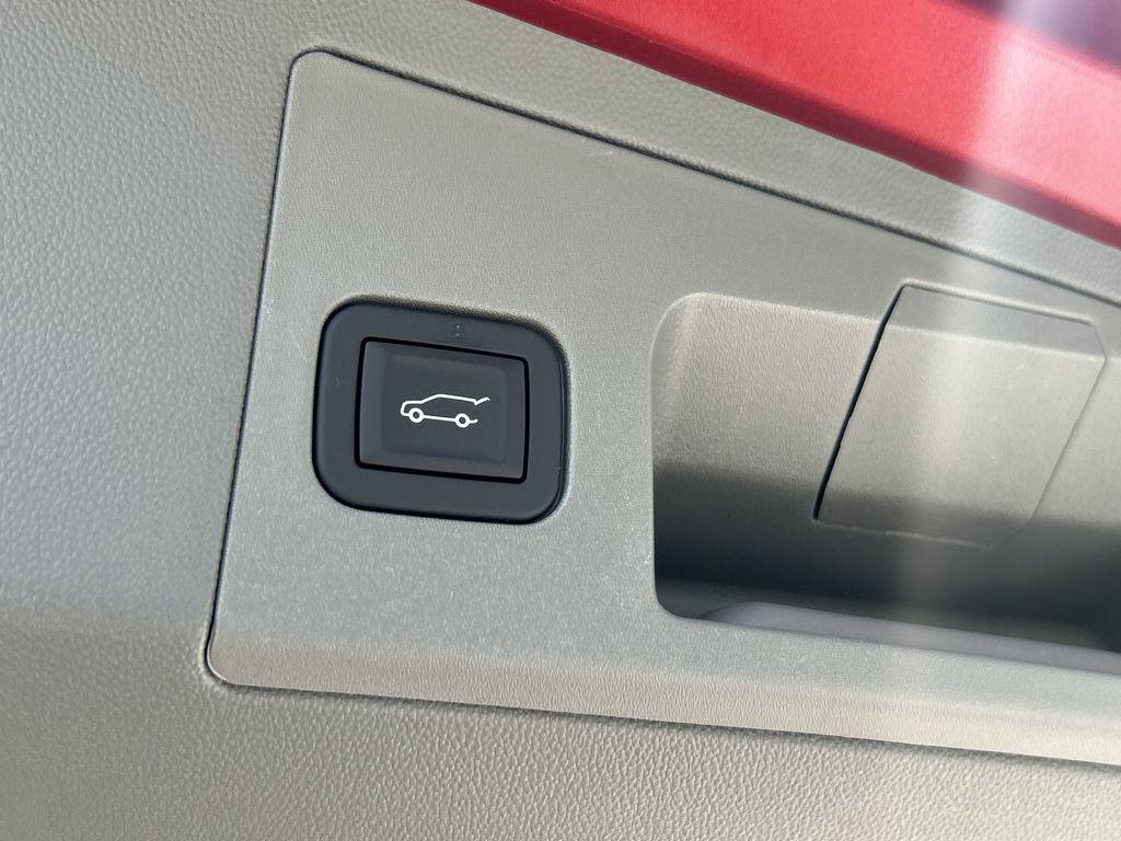new 2025 Cadillac XT5 car, priced at $54,515