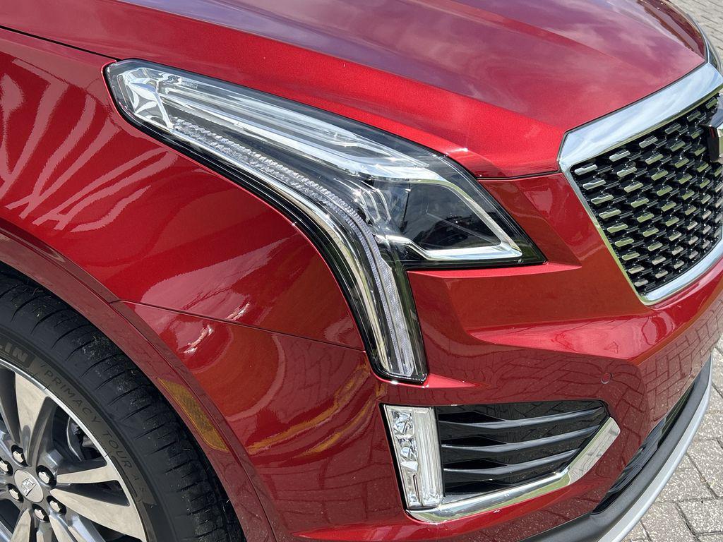 new 2025 Cadillac XT5 car, priced at $54,515