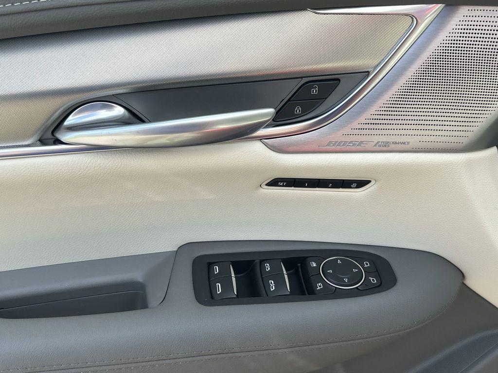 new 2025 Cadillac XT5 car, priced at $54,515
