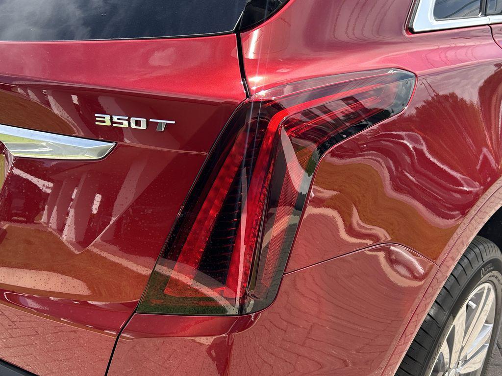new 2025 Cadillac XT5 car, priced at $54,515