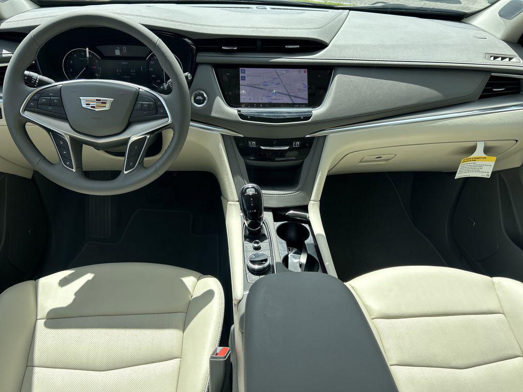 new 2025 Cadillac XT5 car, priced at $54,515