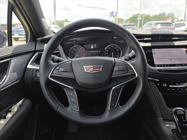 new 2025 Cadillac XT5 car, priced at $51,615