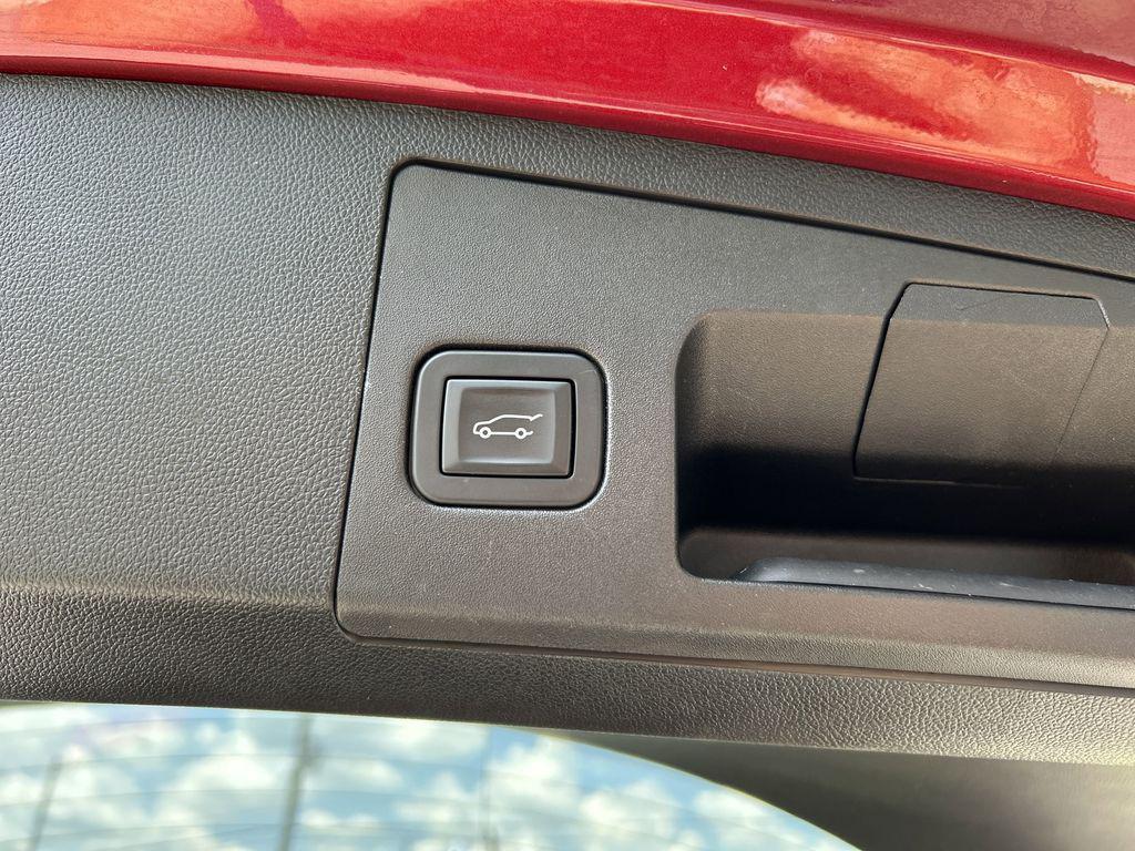 used 2020 Cadillac XT4 car, priced at $24,325