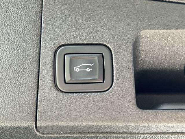 used 2021 Cadillac XT5 car, priced at $25,562