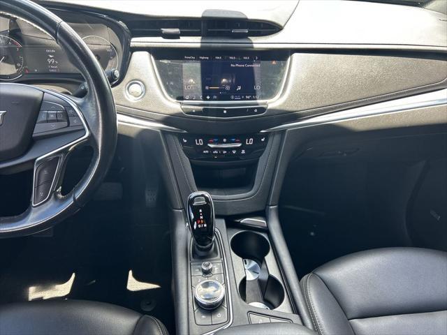 used 2021 Cadillac XT5 car, priced at $25,562