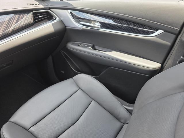 new 2025 Cadillac XT6 car, priced at $55,665