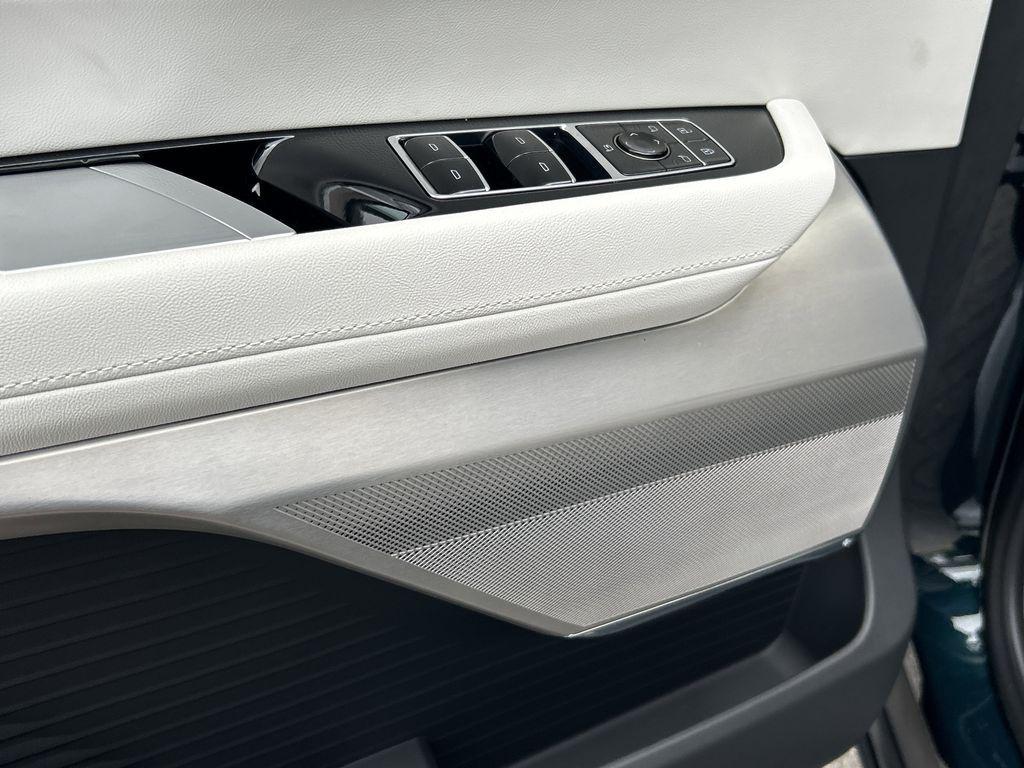 new 2026 Cadillac VISTIQ car, priced at $80,515