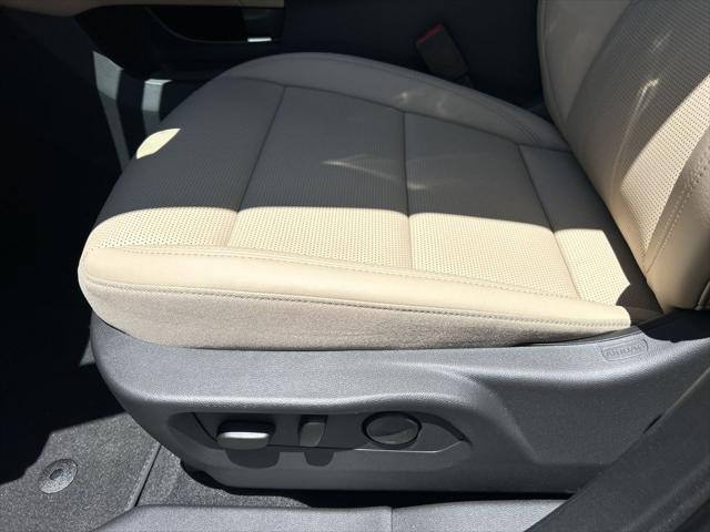 used 2025 Buick Envision car, priced at $34,487