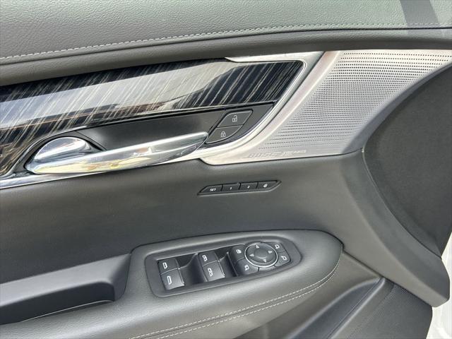 used 2023 Cadillac XT6 car, priced at $40,986
