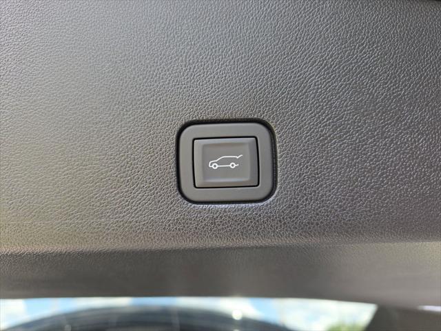 new 2025 Cadillac XT6 car, priced at $55,665