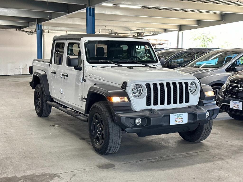 used 2022 Jeep Gladiator car, priced at $26,995