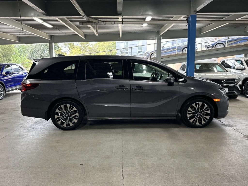 used 2025 Honda Odyssey car, priced at $46,395