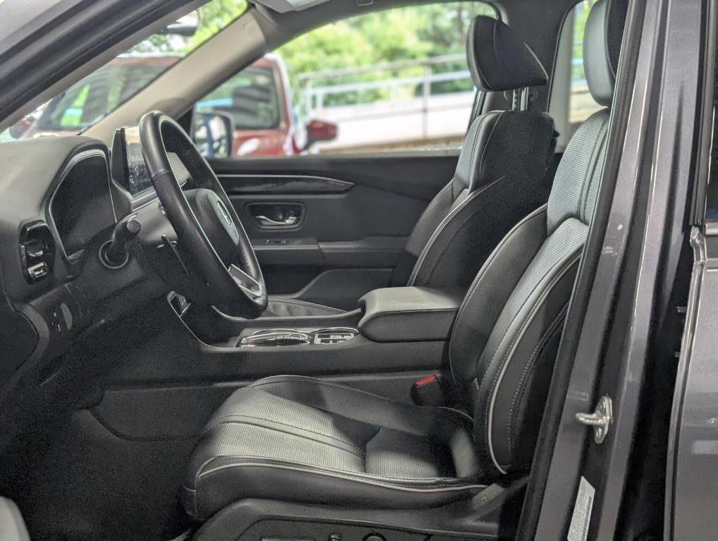 used 2023 Honda Pilot car, priced at $43,895