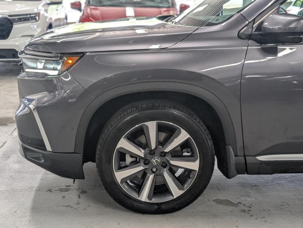 used 2023 Honda Pilot car, priced at $43,895