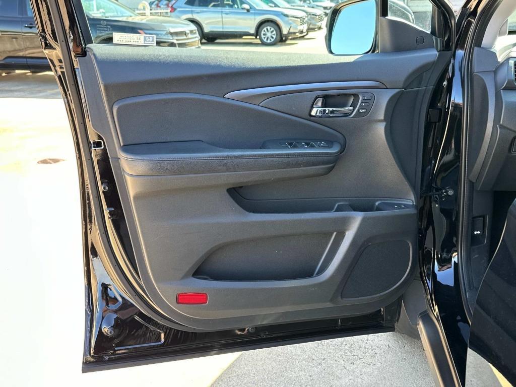 used 2022 Honda Pilot car, priced at $33,958