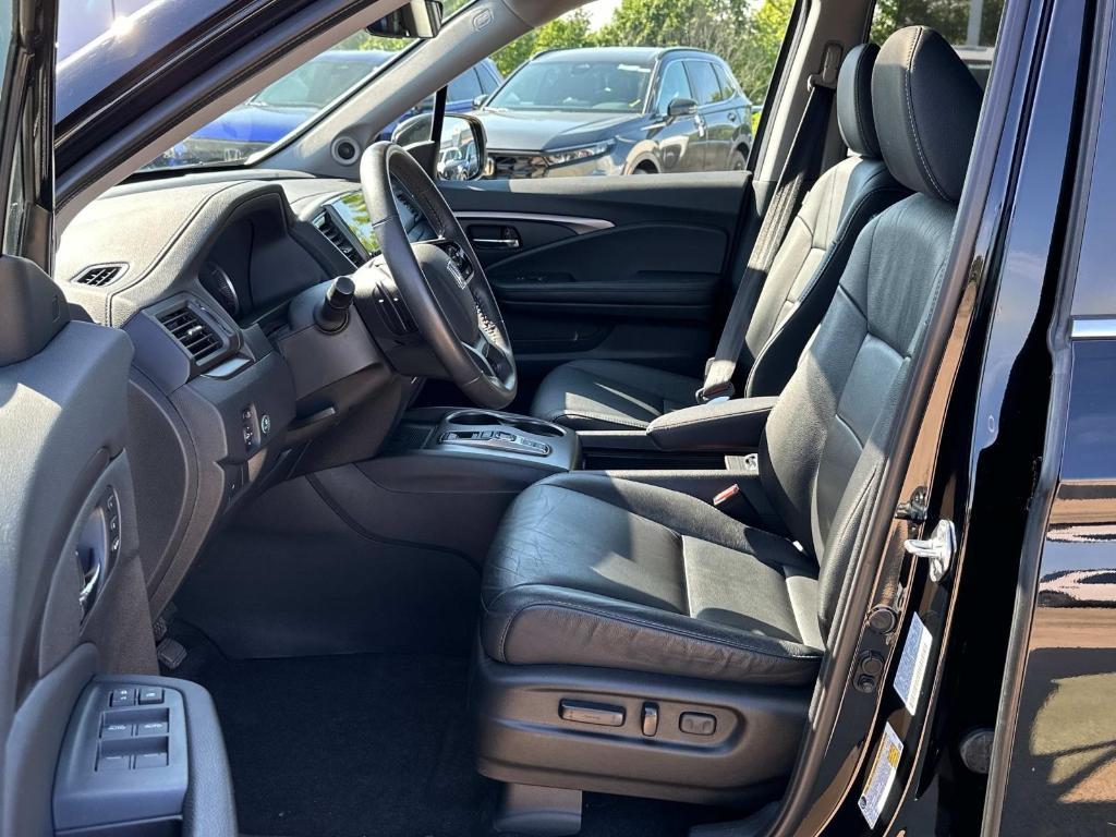used 2022 Honda Pilot car, priced at $33,958