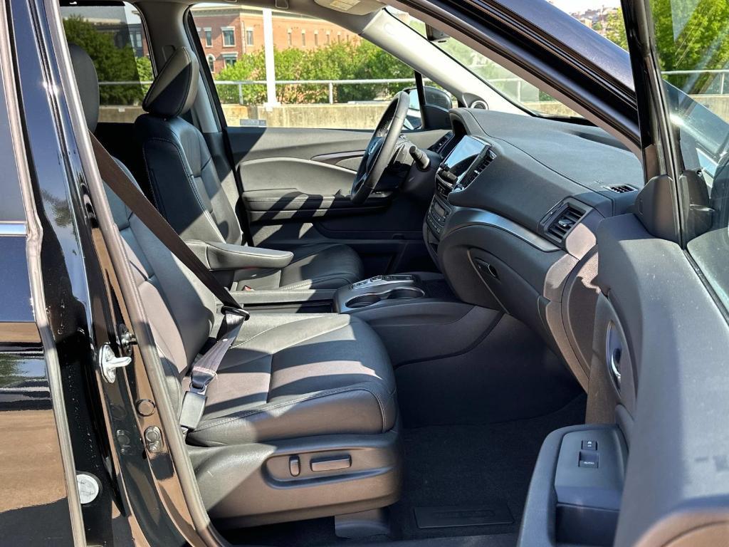 used 2022 Honda Pilot car, priced at $33,958
