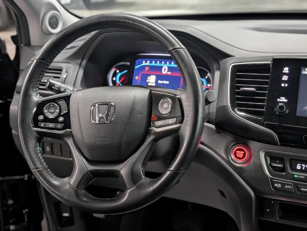 used 2022 Honda Pilot car, priced at $29,995