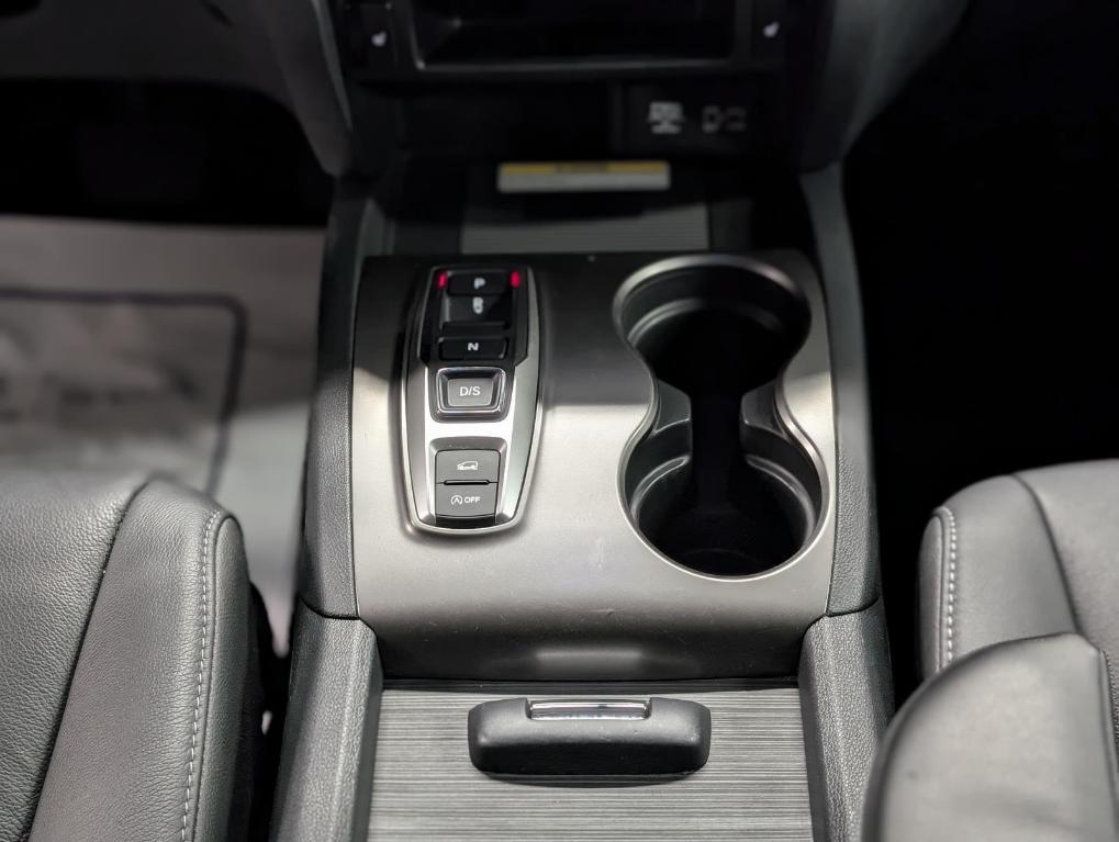 used 2022 Honda Pilot car, priced at $33,995