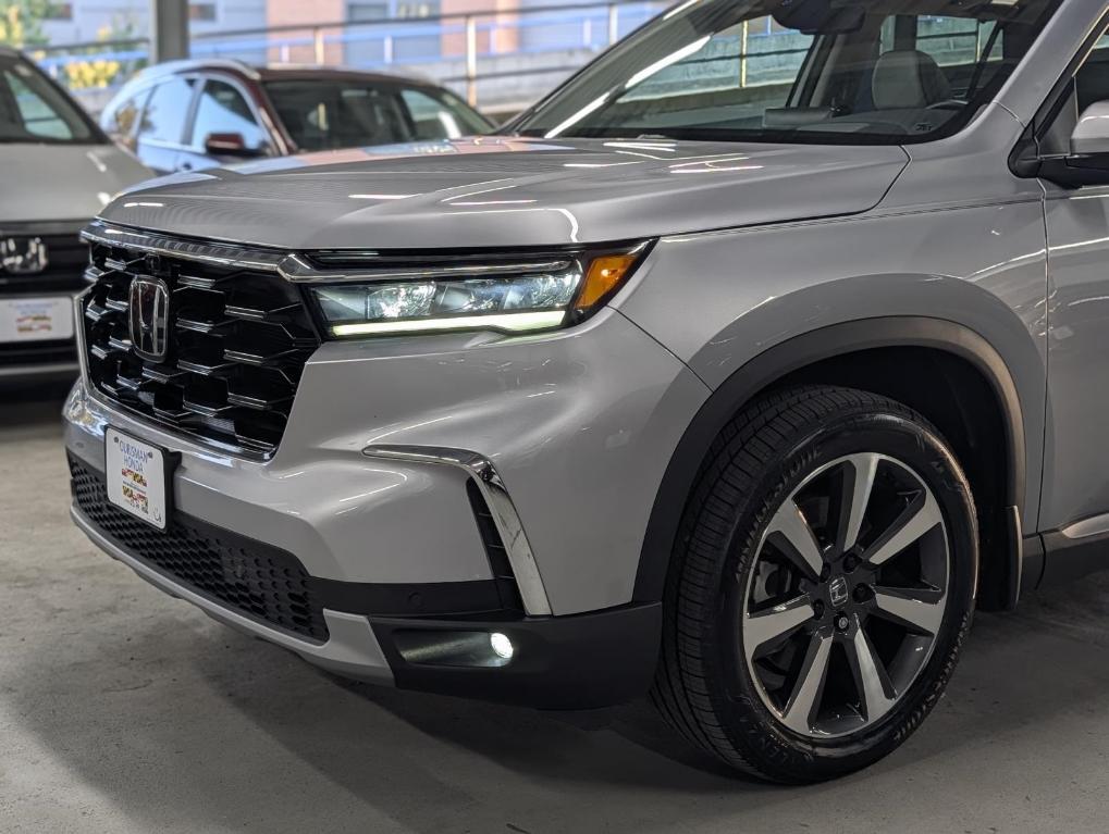 used 2023 Honda Pilot car, priced at $39,995
