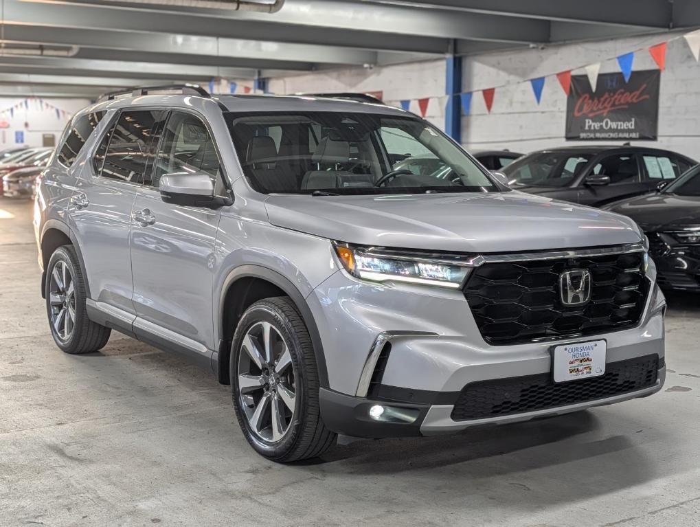 used 2023 Honda Pilot car, priced at $39,995