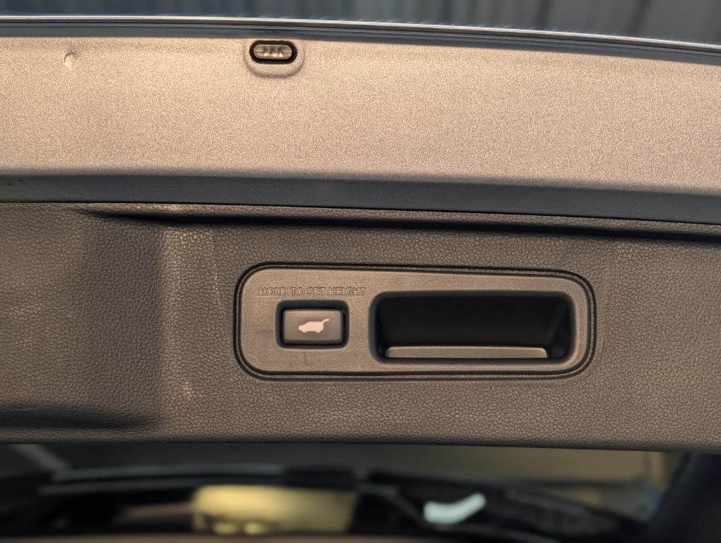 used 2023 Honda Pilot car, priced at $39,995